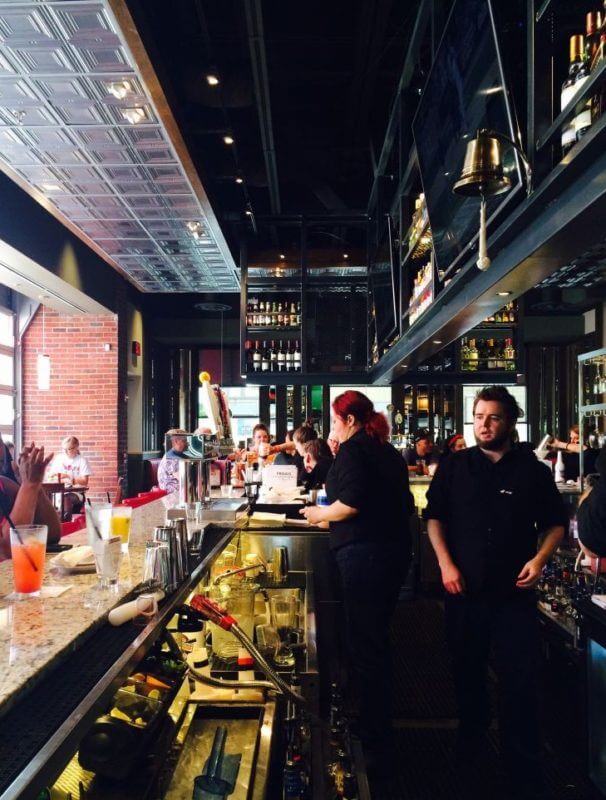 Bar at TGI Fridays at Stone Creek Cincinnati